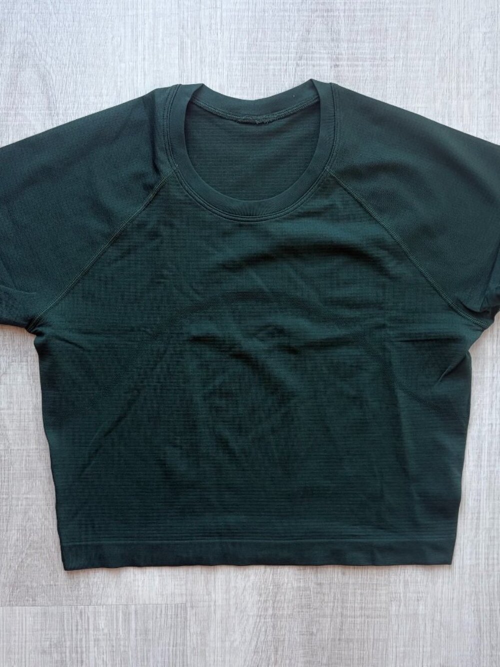 Lululemon - Swiftly Tech Cropped Short-Sleeve Shirt 2.0 - Women 8 - Dark Green
